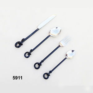 Cuchillo de Calavera de Hierro Forjado a Mano, Negro, Chaman India - Product Image 2