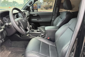 LISTO PARA CONDUCIR - USADO, VOLANTE A LA IZQUIERDA |   CONDUCCIÓN DERECHA |   TACOMAASS TRD OFF-ROAD DOBLE CABINA 4X4 V6 2021 CON CAMPER BOXMANUFAKTUR - Product Image 4