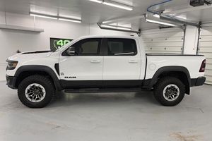 รถแรม 1500 TRX ปี 2021 มือสอง สภาพดี พร้อมเครื่องยนต์ V8 แบบ Twincharged ที่ปรับปรุงใหม่ - Product Image 3