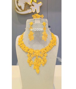 ชุดเครื่องประดับชุบทอง4ชิ้นประดับเพชรชุบทองสำหรับงานหมั้นของผู้หญิงงานครบรอบแต่งงานและงานเลี้ยงฉลอง-อินเดีย - Product Image 5