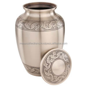 Urnas de cremación de latón hechas a mano personalizadas de la mejor calidad para adultos Urnas de metal duraderas a precios baratos Directo del proveedor de la India - Product Image 1