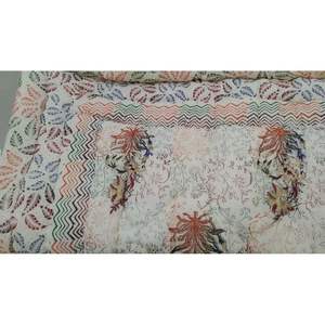 Jaipuri Razai Quilt une collection de boîtes à musique élégantes - Product Image 2