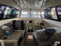 Bateau de pêche en aluminium Profisher de 7,5 m/25 pieds avec cabine entièrement fermée et inclinée vers l'avant, certifié CE