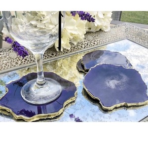 Dessous de verre en résine style agate à l'huile d'olive avec feuille d'or Ensemble de sous-verres de luxe faits à la main pour bar cuisine salle à manger - Product Image 4