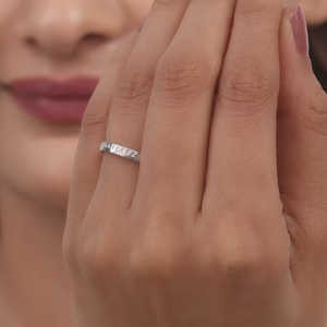 แหวนแฟชั่นแบบฝังคลัสเตอร์สไตล์พรีเมี่ยมแหวนเงินทันสมัยเครื่องประดับแฮนด์เมดสำหรับผู้หญิงสวมใส่สบายๆและงานอีเวนต์ - Product Image 4