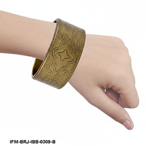 กำไลข้อมือทองเหลืองโบราณสำหรับผู้หญิง งานฝีมือแกะสลักลายชนเผ่า กำไลกว้างสไตล์โบฮีเมียน เครื่องประดับโดดเด่นสำหรับชุดสไตล์ชาติพันธุ์และผสมผสาน - Product Image 2