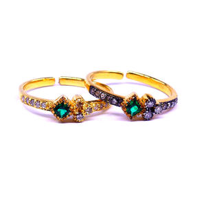 Party Wear 925 Sterling Silver Chapado en oro Vermeil Emerald Diamong Gemstone Women Wear Anillo clásico - Product Image 1