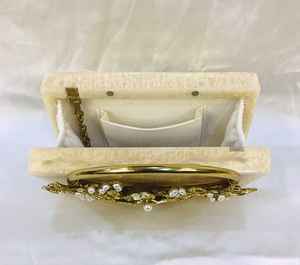 กระเป๋าสตางค์อะคริลิคสำหรับผู้หญิงกระเป๋าถือคลัทช์ประดับด้วยมุกลูกปัดเรซิ่นสำหรับงานแต่งงานงานเลี้ยงตอนเย็นวันเกิด-ปกโลโก้เจ้าสาว - Product Image 2