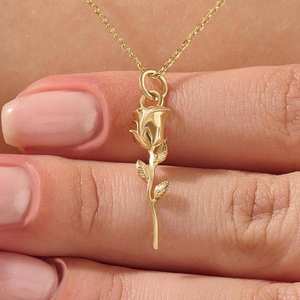 สร้อยคอเงินแท้ 925 ชุบทองคำ 14K ดีไซน์มินิมอล รูปดอกกุหลาบ สร้อยคอรูปดอกไม้ แรงบันดาลใจจากธรรมชาติ สไตล์คริสเตียน สำหรับทุกเพศ เหมาะเป็นของขวัญวันวาเลนไทน์ - Product Image 6