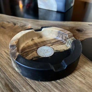 Nueva llegada ModernHANDICRAFT JOINT COUSTEM Diseño Forma Resina epoxi y madera Cenicero Joint Color Logo Portátil Interior y exterior - Product Image 1