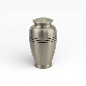 Urna Funeraria Plateada Champán con Detalle de Línea Triple Negra, Acabado Liso y Forma Conmemorativa Tradicional - Product Image 1