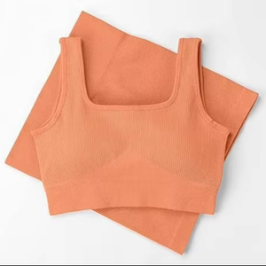 Conjunto de Yoga Personalizado de Secado Rápido y Transpirable, Ropa Deportiva Cómoda para Gimnasio, Conjunto de Yoga para Mujer Hecho en Pakistán - Product Image 1