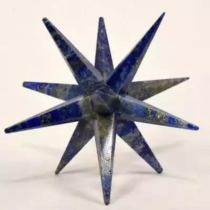 Étoile en lapis lazuli 12 branches la plus vendue à la main pour la guérison énergétique ou la méditation et la pleine conscience disponible au prix de gros - Product Image 1