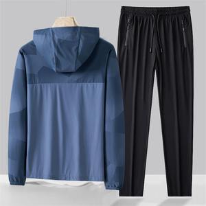 Sweat à capuche surdimensionné pour homme, confectionné en molleton français lourd et durable avec un intérieur brossé - Product Image 5