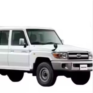 TOP NOTCH 2022 Toyota Land Cruisers Doble Cabina Pickup 6x6 RHD LISTO PARA ENVÍO - Product Image 4