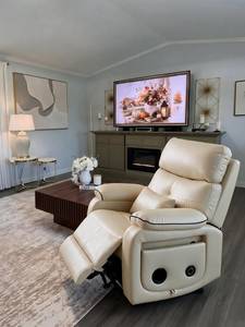 Fauteuil inclinable électrique à double moteur abordable avec télécommande, en similicuir beige, style contemporain - Product Image 4