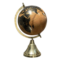 Globe décoratif inspiré du voyage en métal durable avec base antique élégante, parfait pour les explorateurs et les collectionneurs de cartes
