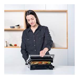 Grill électrique Black & Decker BXGR2200E 2200W en acier inoxydable et noir avec une puissance élevée pour des performances optimales - Product Image 4