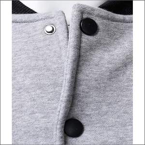 Chaqueta universitaria bordada con estampado personalizado de alta calidad para hombre, chaqueta deportiva informal regular de tela peinada High Street Front - Product Image 5