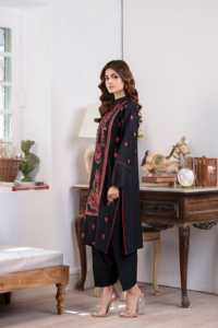 Robes en laine à manches longues pour femmes Nouveau design avec laine avec broderie Robes en laine confortables pour femmes Collection hiver - Product Image 2