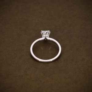 แหวนเงินแท้ 925 ประดับเพชรโมอิสซาไนต์ทรงหัวใจ ดีไซน์โดดเด่น ระยิบระยับ เหมาะสำหรับขอแต่งงาน งานหมั้น หรือเป็นของขวัญให้แฟนสาว - Product Image 5