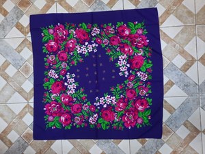 Foulard carré en soie à imprimé floral berbère marocain pour femme, idéal pour le quotidien, les voyages, les fêtes et l'été - Product Image 4