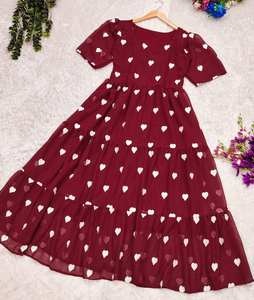 เหมาะสำหรับใส่ในฤดูร้อน ลายหัวใจสวยงามทั่วทั้งชุด - Product Image 1