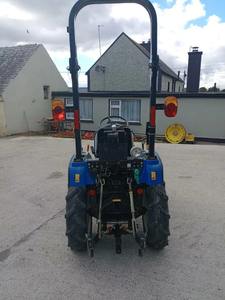 Tractor agrícola hidrostático 4WD para Boomer 25 70HP con caja de cambios y bomba de enganche de elevación trasera solo 347 horas de alta productividad - Product Image 5