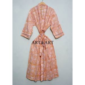 Peignoir en coton imprimé vintage pour femme avec motif floral, prêt pour l'été, logo frontal, longueur intégrale - Product Image 2