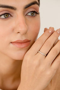 Anillo elegante de oro macizo de 18kt con diamantes reales, joyería fina ODM para mujer, anillo OEM al por mayor a la venta, proveedor indio de joyería - Product Image 6