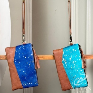 Pochette en cuir de vachette métallisé pour femmes, enveloppes décontractées, bracelets et pompons, vente en gros de sacs à main pour femmes - Product Image 1