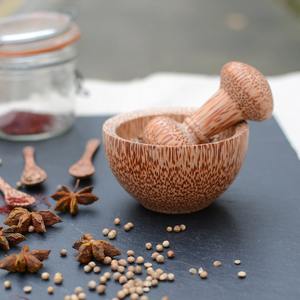 Vente en gros ensemble mortier et pilon en bois de coco outils de broyage broyeur d'épices pour la cuisine - Product Image 4