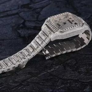 Reloj de Lujo MenPower de Plata de Ley 925 con Diamantes Blancos, Diseño Cuadrado Audaz, Estilo Moderno con Correa de Oro Blanco y Esfera de Cristal - Product Image 5