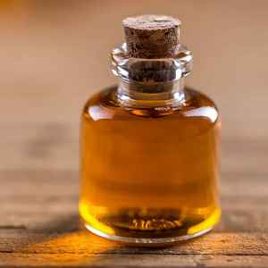 Aceite Esencial de Oud 100% Puro de Grado Terapéutico, Destilado al Vapor de Madera, Aroma Amaderado, Venta al Por Mayor a Granel de Bihar - Product Image 3