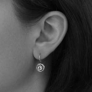 Qualité supérieure à la mode solide 925 en argent Sterling avec grenat rond naturel pierres précieuses goutte et balancent femmes boucles d'oreilles bijoux - Product Image 2