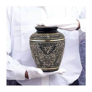 Urnas de recuerdo hechas a mano más vendidas para cenizas Urna funeraria para fabricante de cremación de urna de aluminio blanco humano de la India - Product Image 3