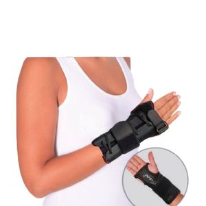 ARTAGAN Attelle de Poignet Haute Qualité, Réglable, Conception Ergonomique, Soulagement de la Douleur et Rééducation, Taille Unique, Matériau Nylon - Product Image 1