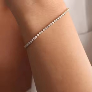 Pulsera DE TENIS chapada en oro clásico de 14 quilates, joyería de boda delicada, regalo perfecto para dama de honor, pulseras de moissanita - Product Image 1