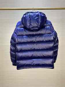 Chaqueta de Invierno Acolchada Ligera Personalizable para Hombre con Cuello Alto, Diseño de Letras, Servicio OEM, Logotipo Personalizado, Cierre de Cremallera - Product Image 6