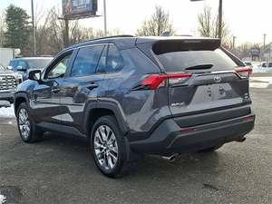 Toyota RAV4 XLE Premium AWD d'occasion 2025 - Product Image 3