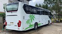 Autocar de tourisme de luxe à toit surélevé de 53 places, utilisé pour les excursions et les transports longue distance