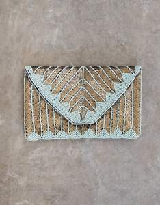 Sac à fermeture éclair brodé artisanal avec accents perlés - Léger, couleur et taille personnalisables, pour Noël ou les fêtes - Product Image 2