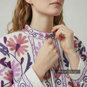 Chaqueta Artesanal Premium de Terciopelo y Algodón con Bordado Suzani Ecológico - Elegante Motivo Floral de Granada, Patrimonio Cultural - Product Image 6