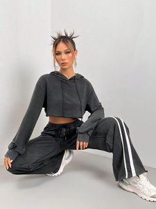 Haut court vintage pour femmes personnalisé sweat à capuche décontracté pour femmes pulls à capuche courts oversize à épaules tombantes pour femmes - Product Image 4