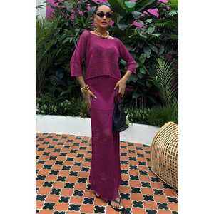 Conjunto de punto calado transpirable 10093 con cuello barco y manga corta - Product Image 3