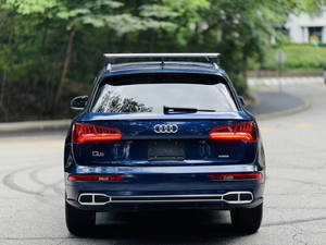 Audi Q5 quattro Premium 40 TFS certifiée propre 2023 - Product Image 2