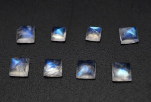 Lote de Pirámides de piedra lunar arcoíris natural, piedras preciosas calibradas sueltas, cabujones de cristal de piedra lunar de fuego azul natural - Product Image 5