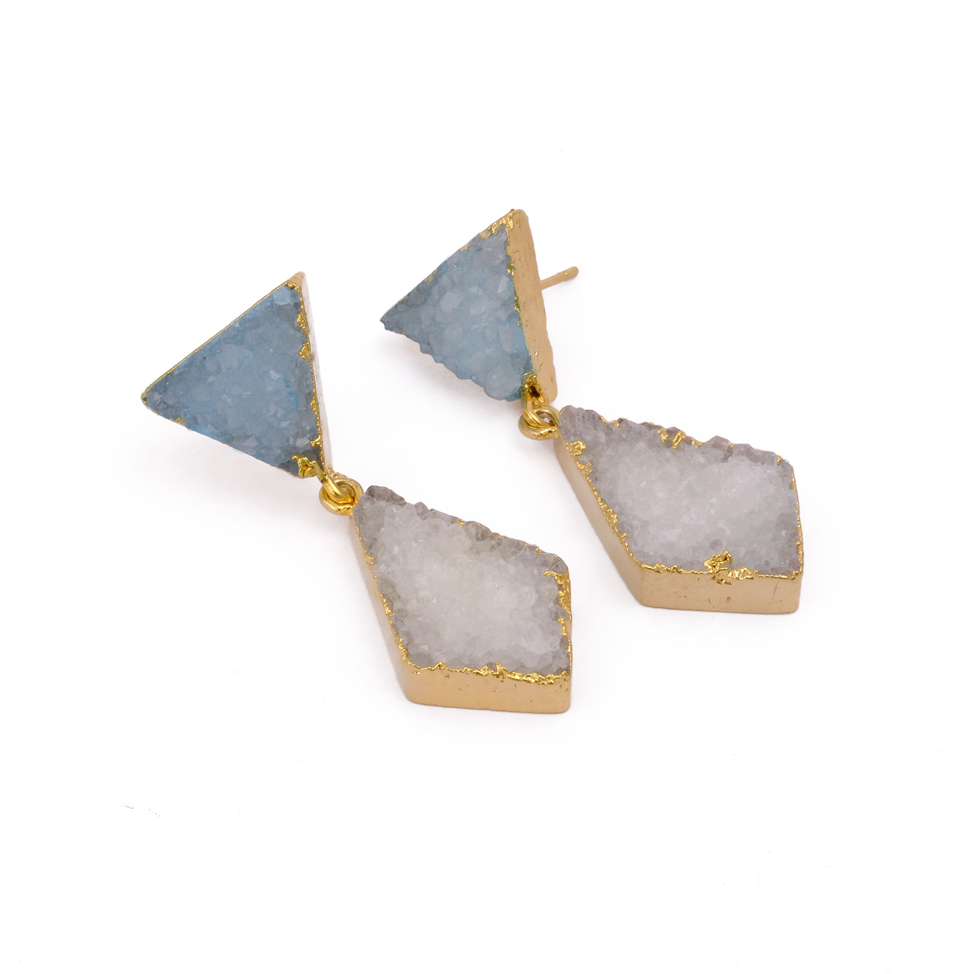 น้ำสีขาว druzy