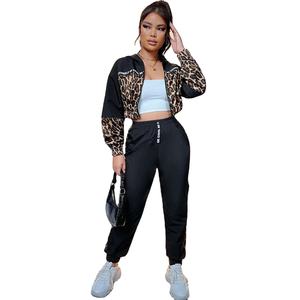 2025 nouveau survêtement de haute qualité en gros femmes haut court vêtements de sport femmes survêtement plaine survêtement fabricant - Product Image 1