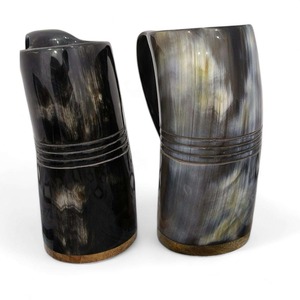 Mug en corne naturelle fait main, nouveau design, personnalisable, style Viking, authentique, d'inspiration médiévale, pour boire de la bière - Product Image 5